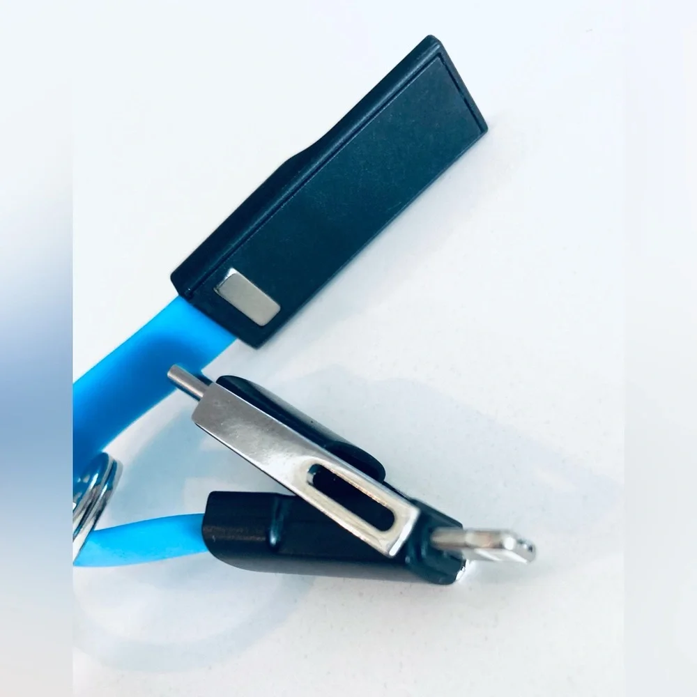 Mercedes Benz USB Lightning Cable USB-C Adapter 2-in-1 Key Ring Dealer Premium